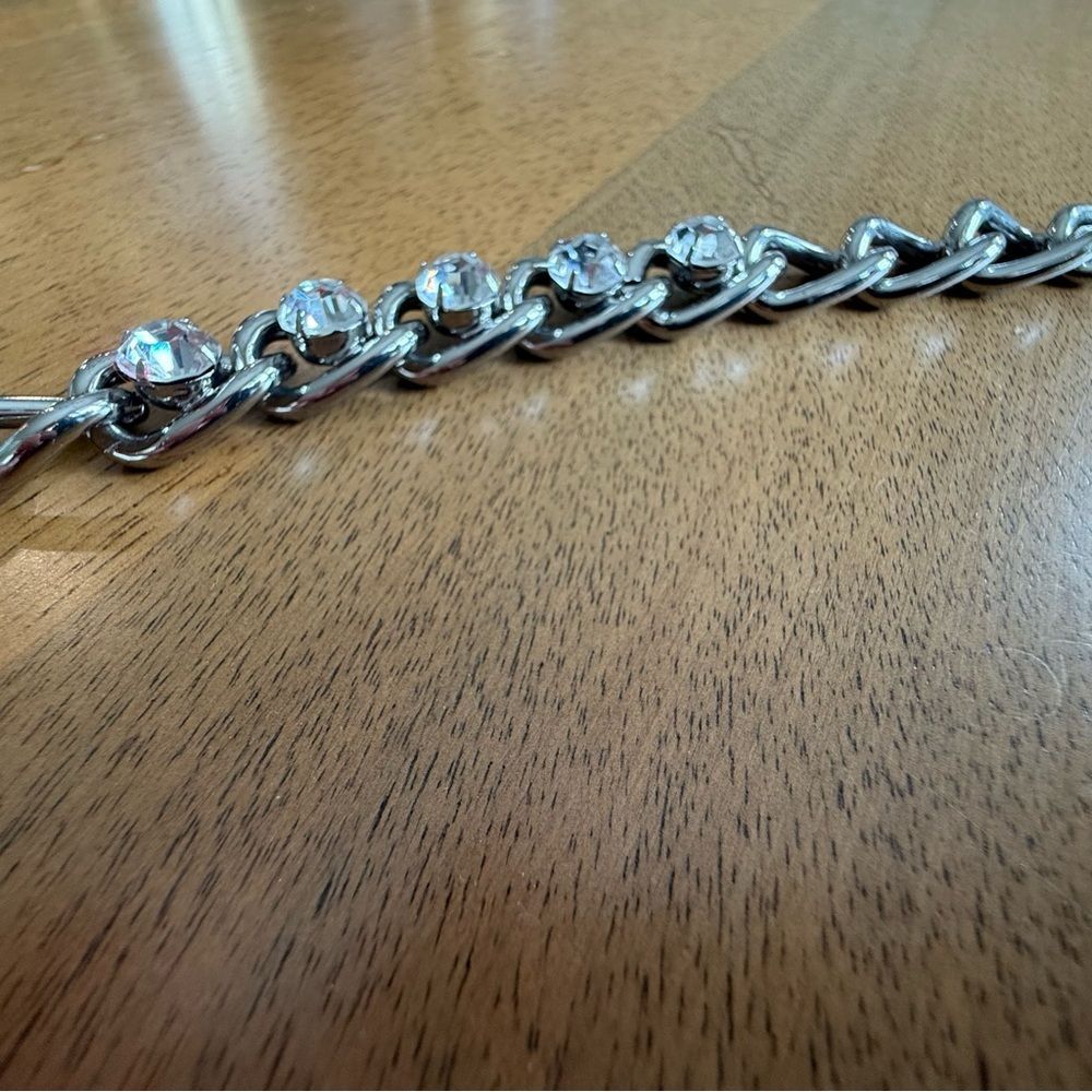 Cache Silver Rhinestone thick chain link Bracelet magnetic closure - Picture 2 of 6